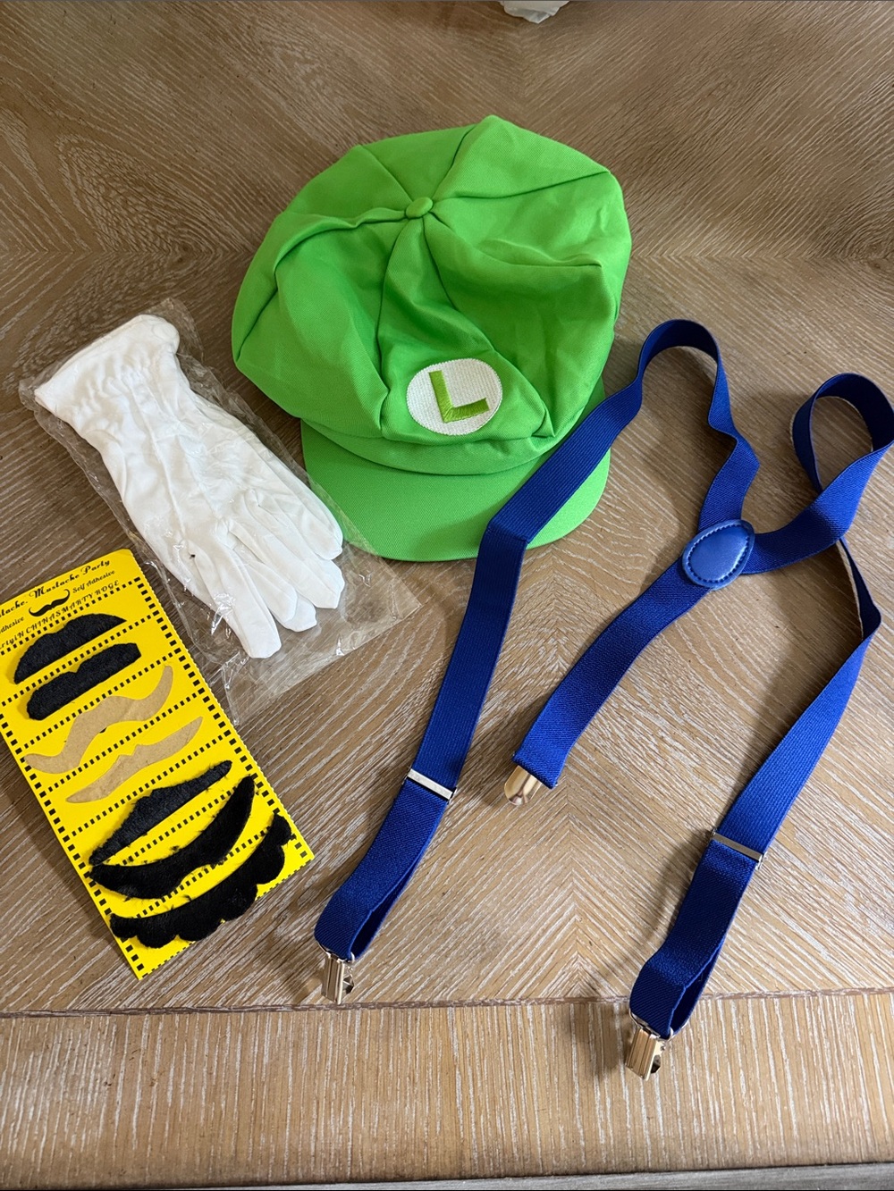 Adult Small Luigi Costume accesories Set